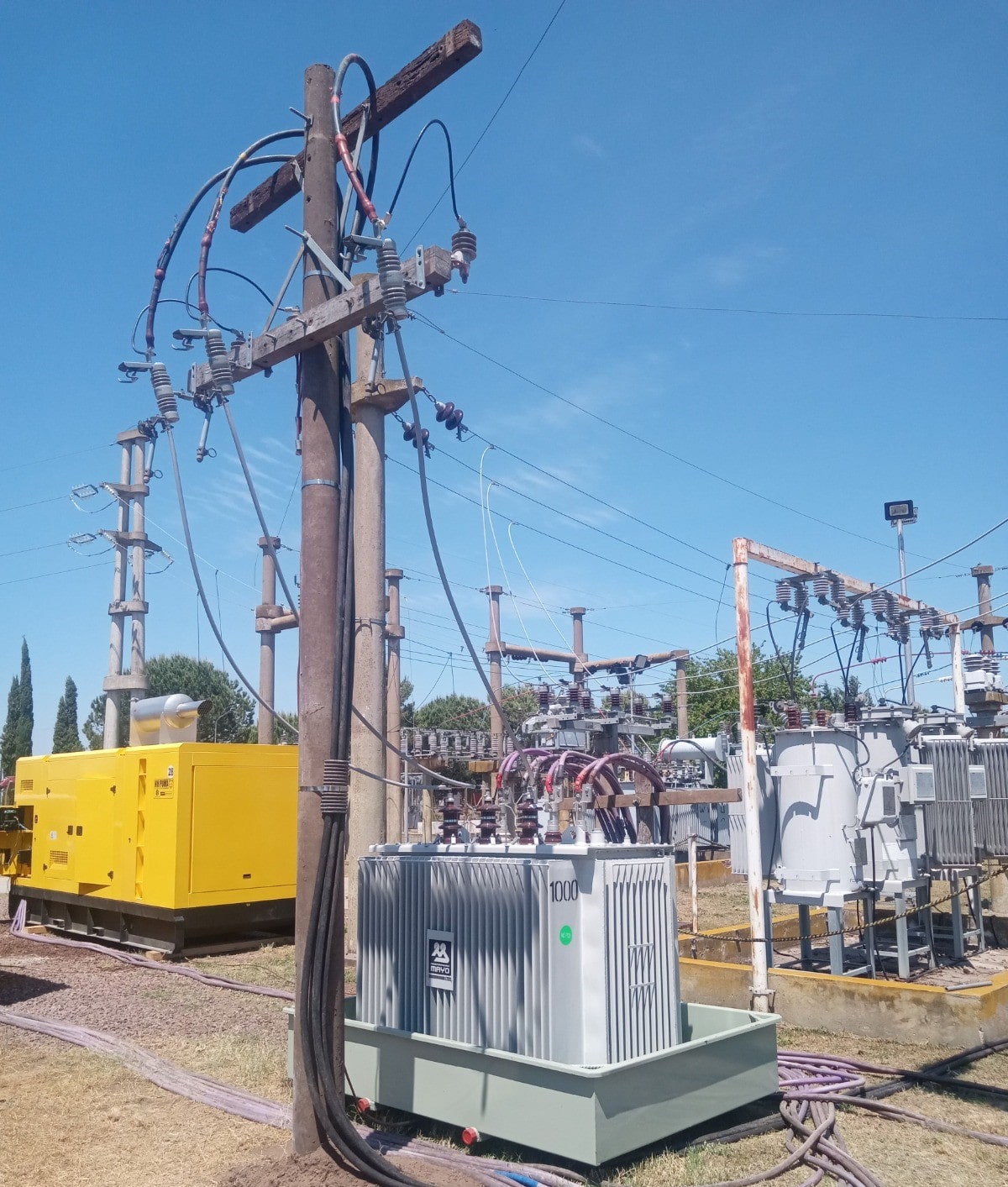 Montaje y conexión de transformadores para generación distribuida