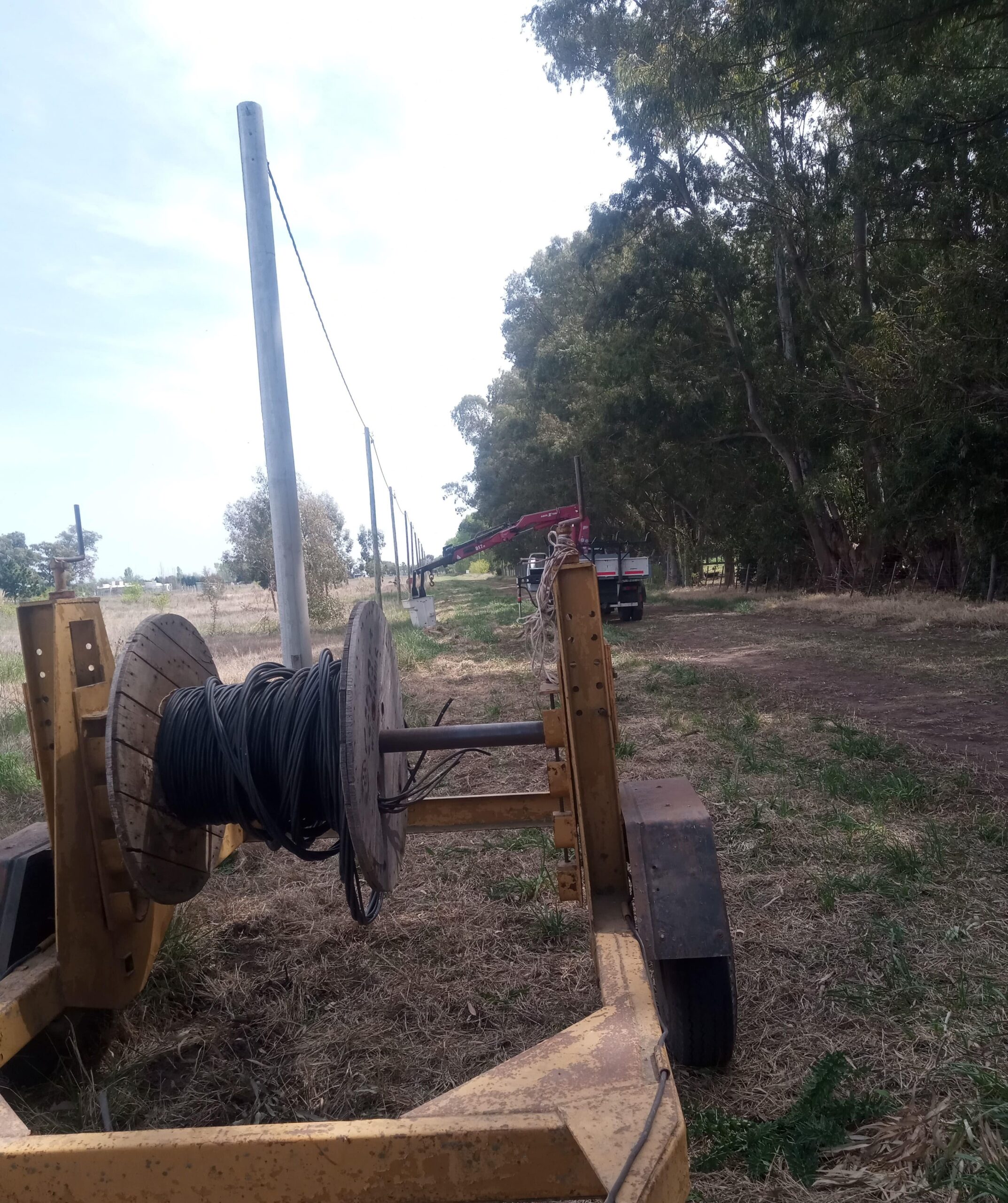Construcción de líneas aéreas preensambladas en baja tensión